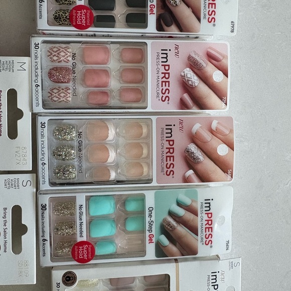 KISS Press-On Nails Set - Assorted Colors and Styles - Picture 2 of 4